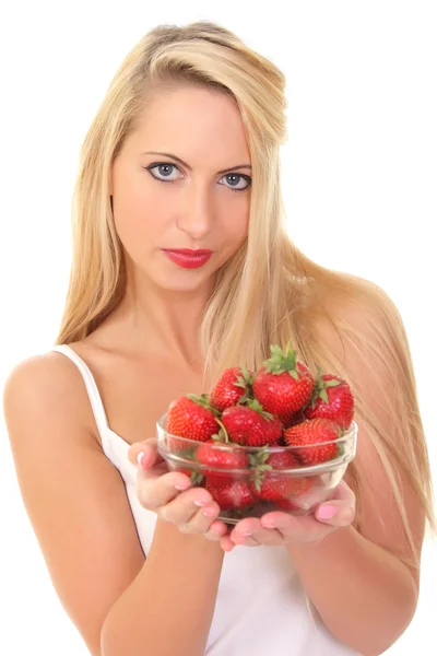 딸기와 아름 다운 젊은 금발 여자 — 스톡 사진