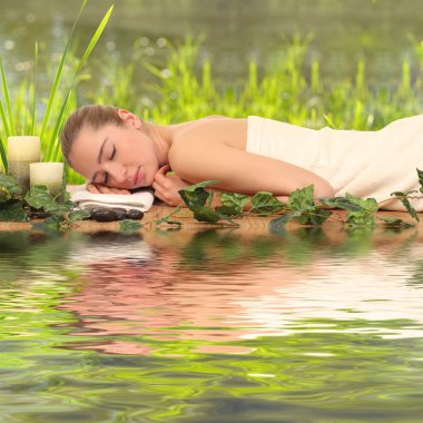 kadın rahatlatıcı bir Spa