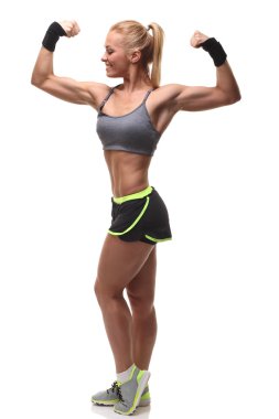 çekici atletik kız gösteren pazı