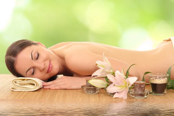 Mooi en gezond vrouw krijgen spa-behandeling — Stockfoto