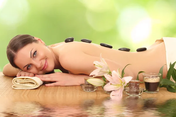 Beautiful and healthy woman getting spa treatment — Stock Photo, Image