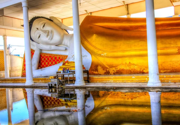 Liegender Buddha — Stockfoto