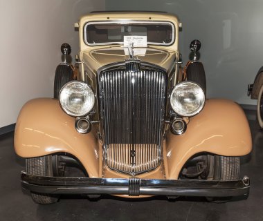 1933 Hupmobile