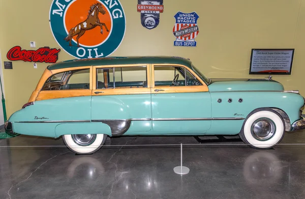 Carroça de imobiliário Super Buick 1949 — Fotografia de Stock