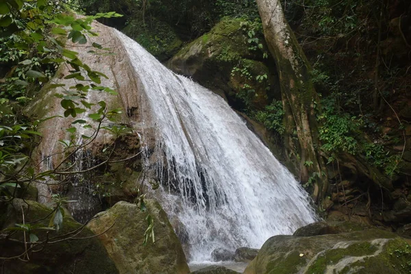 Wasserfall Tropenwald Myanmar Burma — Stockfoto