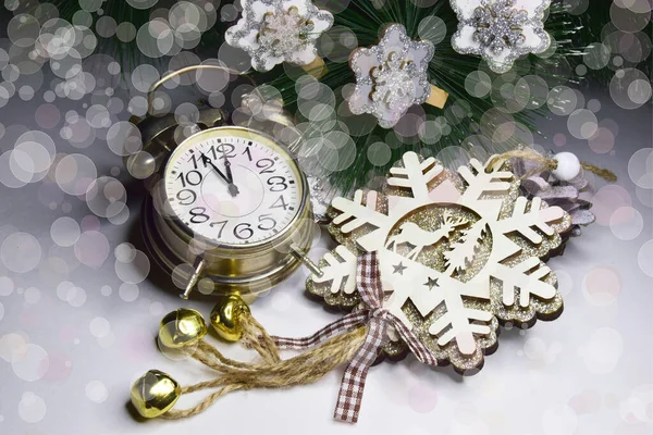 New Year Clock Decorated Wooden Snowflakes Sparkles Bokeh Effect Christmas — Stock Photo, Image