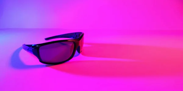 Sun Safety Glasses Blue Pink Color Neon Background Empty Space — Stock Photo, Image