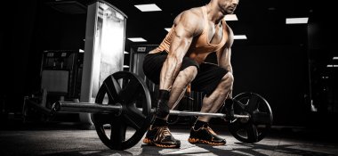 çok güç atletik adam vücut geliştirmeci