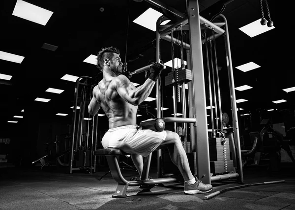 Εξουσία πολύ αθλητικός τύπος bodybuilder — Φωτογραφία Αρχείου