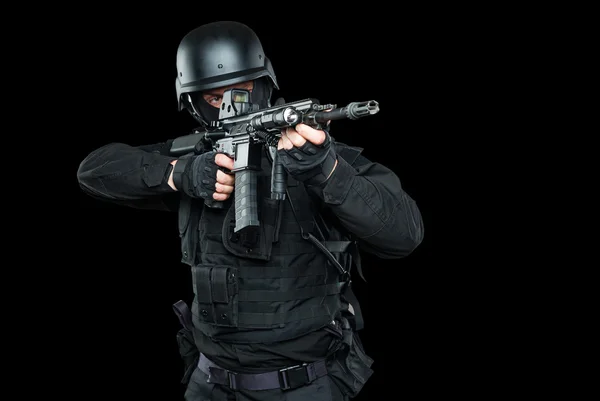 Soldat în uniformă completă cu arma va ataca . — Fotografie, imagine de stoc