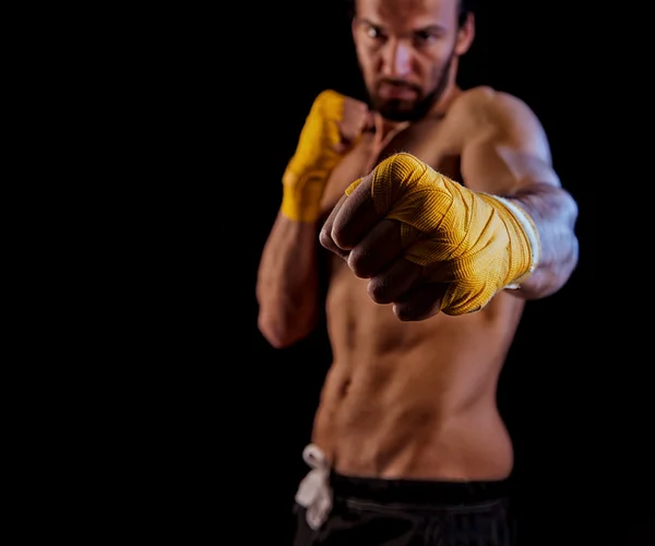 Boksen man klaar om te vechten. Boksen, training, spier, sterkte, po — Stockfoto