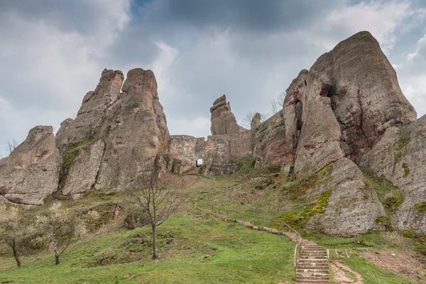 Belogradchik Rocks and Fortress 'entrance, Bulgaria — стоковое фото