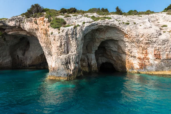 Yunanistan 'ın Zakynthos adasındaki mavi mağaralar — Stok fotoğraf