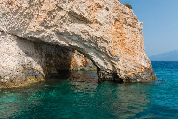 Yunanistan 'ın Zakynthos adasındaki mavi mağaralar — Stok fotoğraf