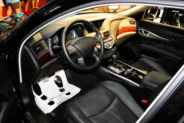 Luksusowe wnętrza samochodu — Zdjęcie stockowe
