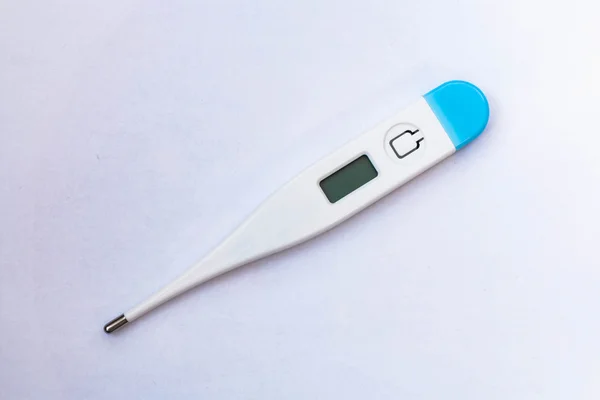 Elektronische lichaam thermometer islated op witte achtergrond — Stockfoto