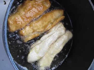 Kahvaltıda kızartma köftesi