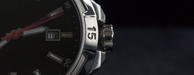 chronograph lüks erkek izle detay, yakın çekim 