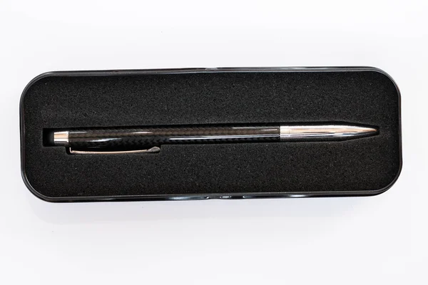 Металлическая ручка изолирована на белом фоне в металлической коробке — стоковое фото