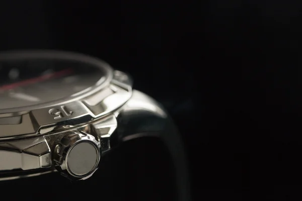 chronograph lüks erkek izle detay, yakın çekim 