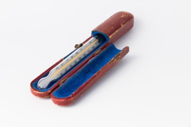 beyaz zemin üzerine Merkür termometre