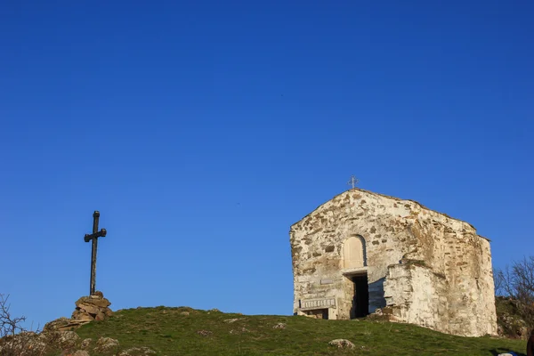 Mittelalterliche Kapelle auf dem Pchelina Damm, Bulgarien — Stockfoto