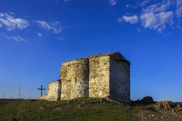 Medieval chapel on the  Pchelina dam, Bulgaria — Stock Photo, Image