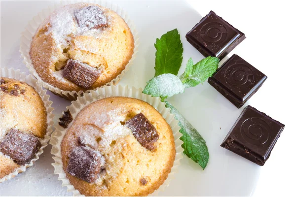 Muffins frais cuits au four avec chemin de coupe — Photo