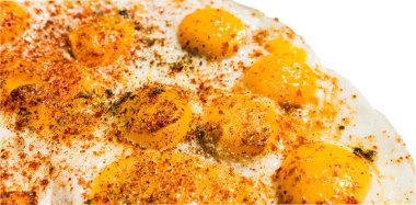 Kırpma yolu ile izole omlet bıldırcın yumurtası