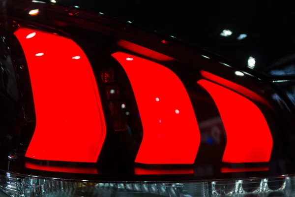Carro traseiro luzes vermelhas detalhe, close-up — Fotografia de Stock