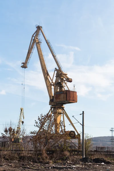 Cranes at the port on the Danube town of Lom, Bulgaria — Stock Photo, Image