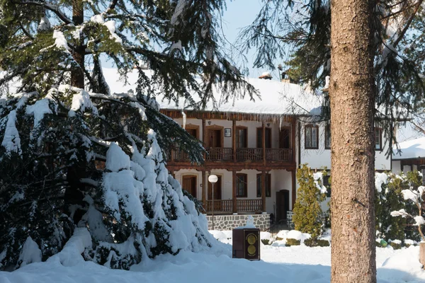 Klisura kloster vinterlandskap, Bulgarien — Stockfoto