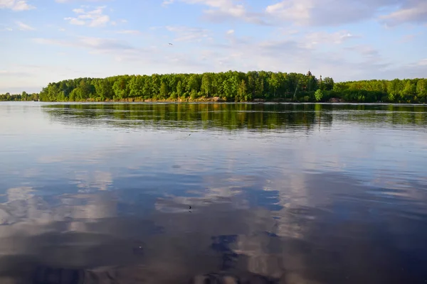 Rustig Rustig Kijken Naar Neva Rivier Kun Andere Kant Zien — Stockfoto