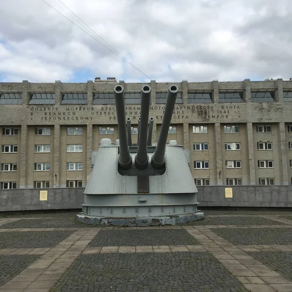 Russia Petersburg 2018 Monument Crew Cruiser Kirov Towers Main Caliber — Stock Photo, Image