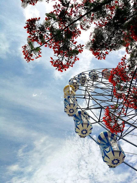 Rueda Fortuna Fondo Sobre Cielo Azul — Foto de Stock