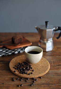 Moka demlik kahve makinesi, kahve fincanı, çelik italyan espresso kahve demliği.