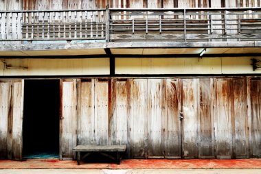 Eski ahşap evlerin Chiang Karn: Loei, Thailand