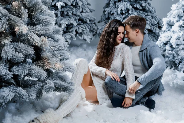 New Year Love Story Couple Kisses Hugs People Weared Wearing — Stock Photo, Image