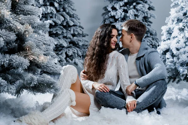New Year Love Story Couple Kisses Hugs People Weared Wearing — Stock Photo, Image