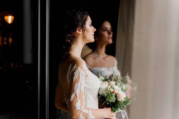 Невеста Свадебном Платье Свадебная Вуаль Кафе Реклама Социальных Сетях Свадебного — стоковое фото
