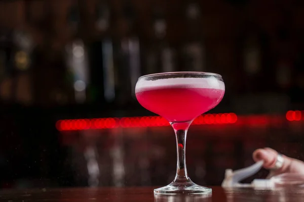 Klassisch Rosa Lady Cocktail Nahaufnahme Mit Blume Und Kirsche Auf — Stockfoto