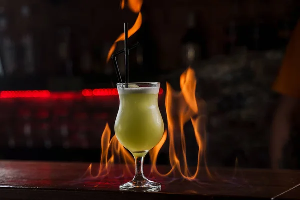 Bartender Sprinkles Illuminated Glass Bright Green Cold Cocktail Bar Counter — Stock Photo, Image