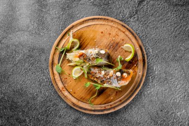 Yumurtalı Çin böreği geleneksel sağlıklı fast food..