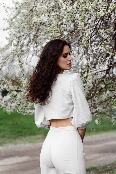 Portrait Young Woman Garden Attractive Girl Weared White Dress Posing — Stock Photo, Image