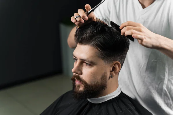 Low Fade Machine Haircut Handsome Bearded Man Barbershop Barber Dread — Stock Photo, Image