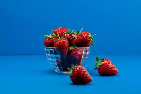 Bunch Strawberry Bowl Blue Background Yummy Summer Fruit — Stock Photo, Image