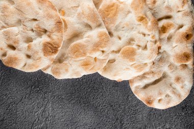 Pinsa romana ve scrocchiarella için dört çeşit un. İtalyan gurme mutfağı. İtalya 'da geleneksel yemek
