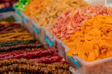 Türk pazarında kurutulmuş mango ve diğer şekerli meyveler