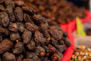 Türk pazarında tarihler. Kurumuş tatlı hurmalar