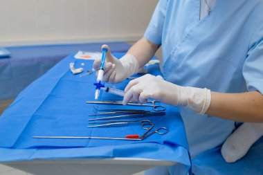 Bacak skleroterapisi için tıbbi profesyonel hazırlık çözeltisi